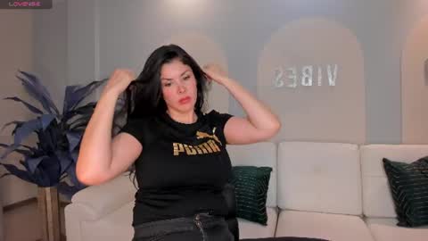 Snapshot of sunnyrivers_ chatting on July 2026 05:19:02 PM Sunny Rivers online show from July 2026 05:19:02 PM