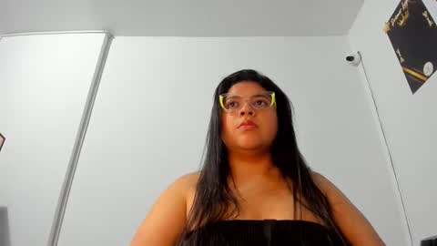 Sunny  online show from September 2025 03:28:02 AM