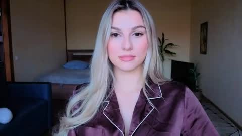Snapshot of sunsetwithava chatting on March 2026 12:10:02 PM sunsetwithava online show from March 2026 12:10:02 PM