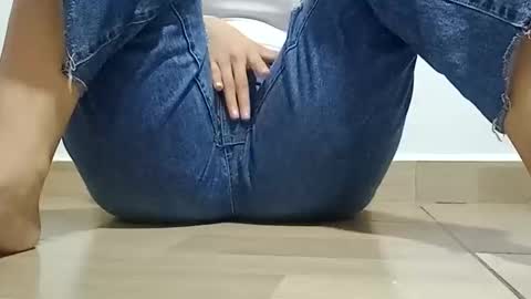 Annie online show from December 2025 05:42:02 PM