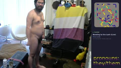 Snapshot of sunshinestreak chatting on June 2026 05:51:01 PM im not actually a man my pronouns are theythem online show from June 2026 05:51:01 PM
