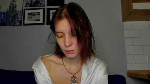 Una online show from November 2025 04:12:01 AM