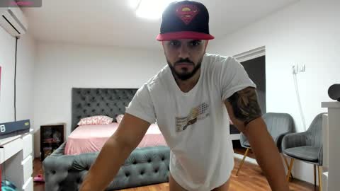 supermanboyxxl online show from November 2025 06:03:01 AM