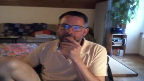 Snapshot of supersquirrel81 chatting on May 2026 06:03:01 PM supersquirrel81 online show from May 2026 06:03:01 PM