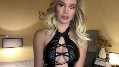 Snapshot of surprisecockmia chatting on November 2025 07:30:02 AM Mia online show from November 2025 07:30:02 AM