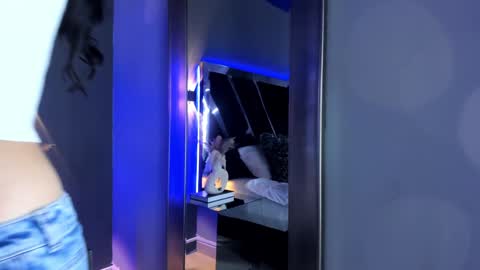 Susann online show from February 2025 07:21:01 PM