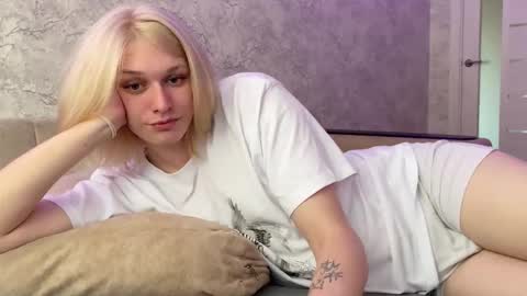 Vladiva online show from October 2025 07:11:01 AM