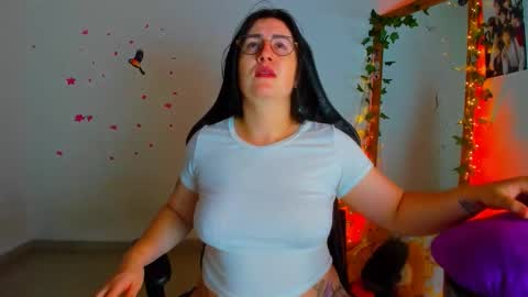 Dani online show from October 2025 07:14:02 PM