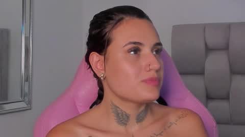 Susan online show from September 2025 07:48:01 PM