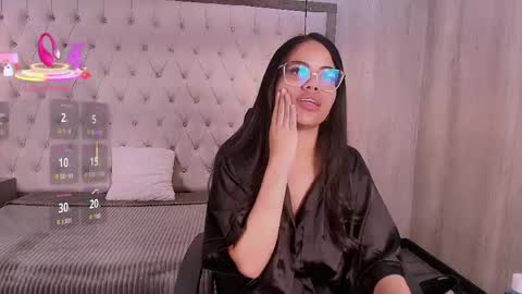Snapshot of susan_voltaire chatting on May 2026 12:00:01 PM susan_voltaire online show from May 2026 12:00:01 PM