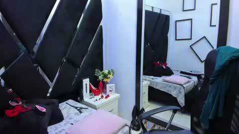 Snapshot of susana_flame chatting on July 2026 03:33:02 AM Susana Flame online show from July 2026 03:33:02 AM