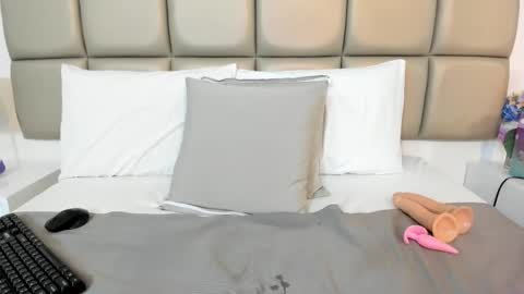 susanthomass online show from October 2025 07:22:01 PM