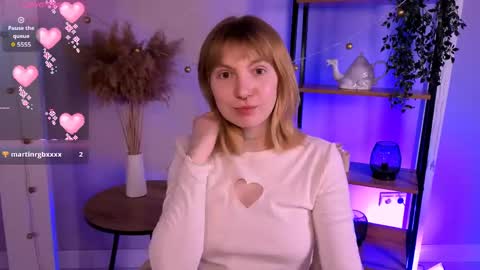 Snapshot of susie_miu chatting on April 2026 09:52:01 PM SUSIE 3 online show from April 2026 09:52:01 PM