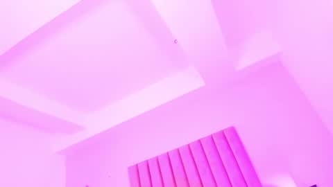 Sussan Nicole  online show from October 2025 12:14:02 PM