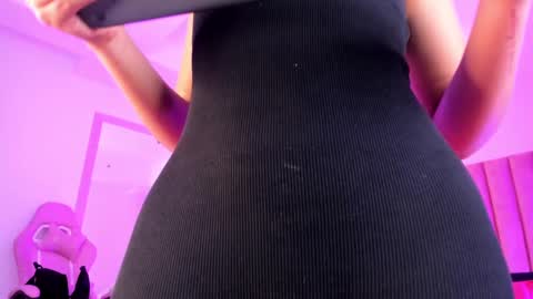 Sussan Nicole  online show from October 2025 12:06:01 PM