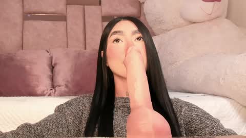 Sussie Tompsom online show from March 2026 04:56:01 PM