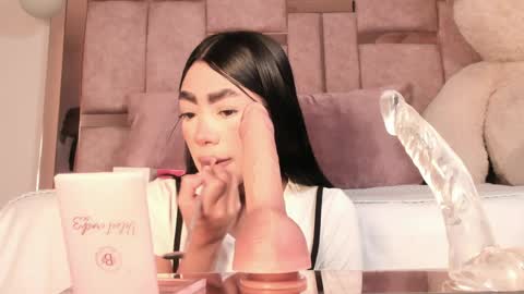 Sussie Tompsom online show from March 2026 12:39:02 PM