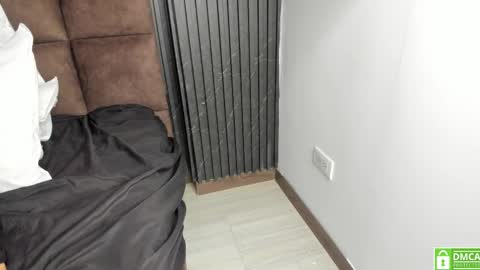 Snapshot of sussy_vixen chatting on October 2025 09:32:02 AM sussy_vixen online show from October 2025 09:32:02 AM