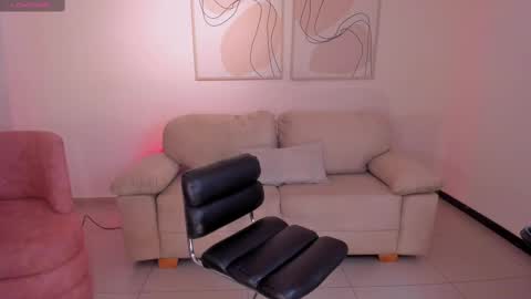 Snapshot of sussybell_ chatting on September 2025 09:09:01 PM Sussy Bell online show from September 2025 09:09:01 PM