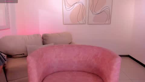 Snapshot of sussybell_ chatting on October 2025 07:43:01 PM Sussy Bell online show from October 2025 07:43:01 PM