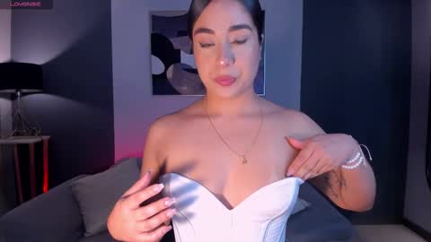 Snapshot of sussybell_ chatting on October 2025 08:28:02 PM Sussy Bell online show from October 2025 08:28:02 PM