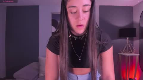 Snapshot of sussybell_ chatting on October 2025 05:19:01 PM Sussy Bell online show from October 2025 05:19:01 PM