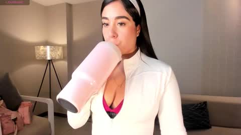 Sussy Bell online show from February 2026 04:00:01 AM