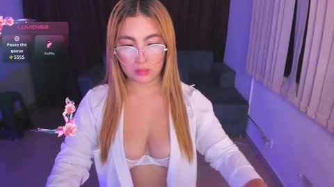 Susy online show from October 2025 04:04:02 AM