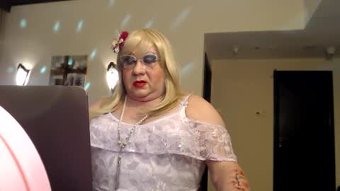 Snapshot of suzannebanci chatting on December 2024 09:20:01 PM My name is Sissy or more fully Suzanna Aprilia Maria Mariquita Catarina Chinita Banci. Soy una puta - que chimba ladybug online show from December 2024 09:20:01 PM