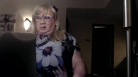 Snapshot of suzannebanci chatting on February 2025 09:55:01 PM My name is Sissy or more fully Suzanna Aprilia Maria Mariquita Catarina Chinita Banci. Soy una puta - que chimba ladybug online show from February 2025 09:55:01 PM