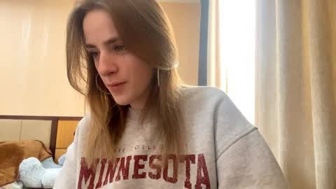 Snapshot of suzannetigerino chatting on April 2026 02:34:02 PM Emila online show from April 2026 02:34:02 PM