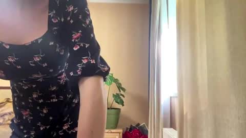 Snapshot of suzannetigerino chatting on May 2026 12:35:02 PM Emila online show from May 2026 12:35:02 PM