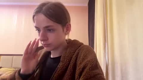 Snapshot of suzannetigerino chatting on June 2026 11:31:01 AM Emila online show from June 2026 11:31:01 AM