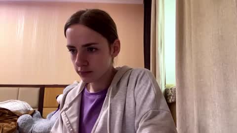 Snapshot of suzannetigerino chatting on June 2026 07:32:01 AM Emila online show from June 2026 07:32:01 AM