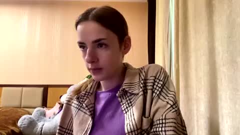 Snapshot of suzannetigerino chatting on June 2026 07:08:01 AM Emila online show from June 2026 07:08:01 AM
