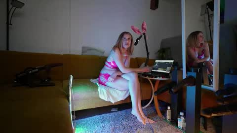 suzannexxxxxx online show from February 2026 10:26:01 PM