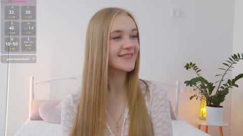 Suzi online show from October 2025 01:34:01 PM