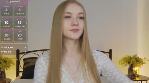 Suzi online show from October 2025 01:21:02 PM