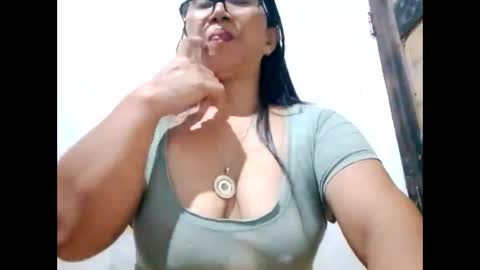 suzzie_hot online show from December 2024 10:32:02 PM