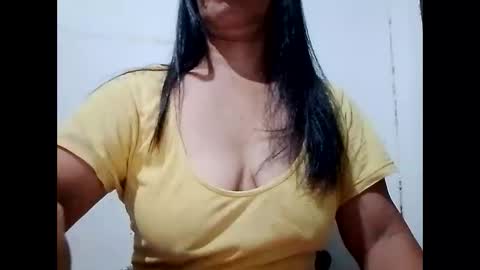 suzzie_hot online show from January 2025 08:59:01 PM
