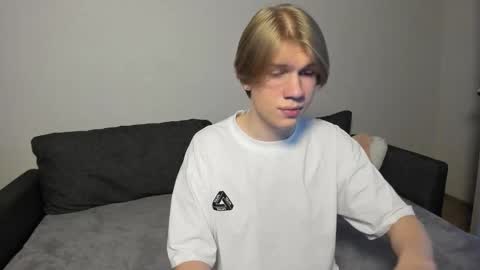 Snapshot of swag_mua chatting on October 2025 09:25:02 PM Swen online show from October 2025 09:25:02 PM