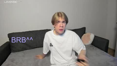 Snapshot of swag_mua chatting on November 2025 02:32:01 AM Swen online show from November 2025 02:32:01 AM