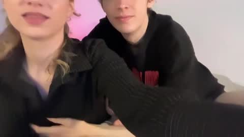 Denis and Mia online show from April 2026 01:34:02 PM