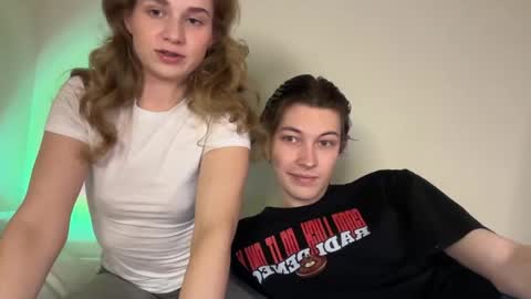 Denis and Mia online show from April 2026 06:55:02 PM