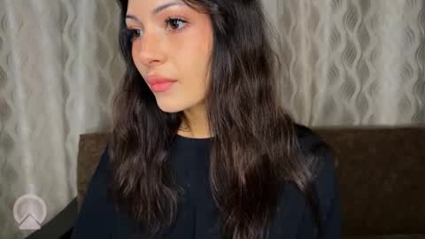 sweeet_strawberies online show from September 2025 04:31:02 PM