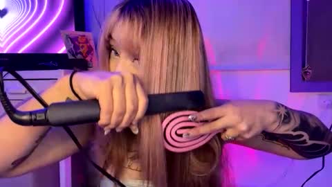 Snapshot of sweeetbabyy22 chatting on May 2026 08:18:01 AM Valeria online show from May 2026 08:18:01 AM