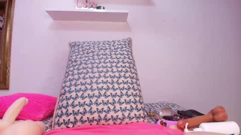 Snapshot of sweegirl_ chatting on September 2025 11:56:02 AM Debora online show from September 2025 11:56:02 AM
