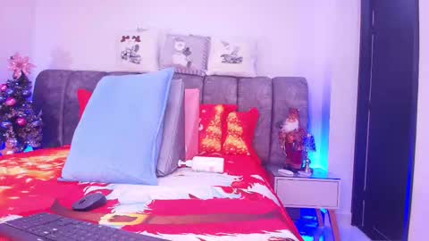 Debora  online show from December 2025 12:01:02 PM