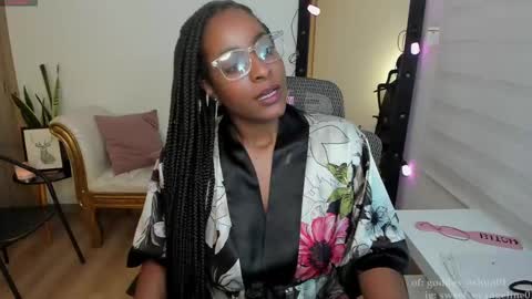 Snapshot of sweer_oshun chatting on December 2024 12:02:01 AM Evangeline online show from December 2024 12:02:01 AM