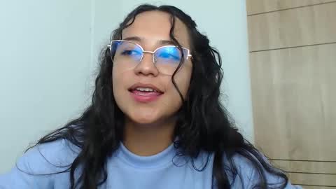 Laura online show from December 2024 01:04:02 AM